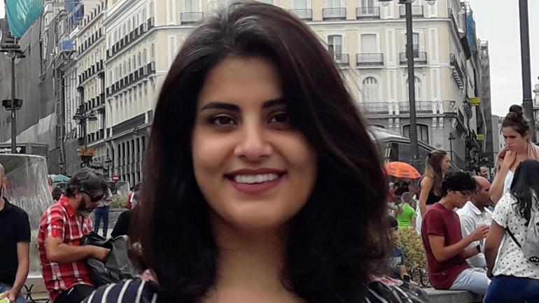 Σαουδική Αραβία: Η Ε.Ε. ελπίζει να αποφυλακιστεί «γρήγορα» η ακτιβίστρια Λουτζέιν αλ Χαδλούλ