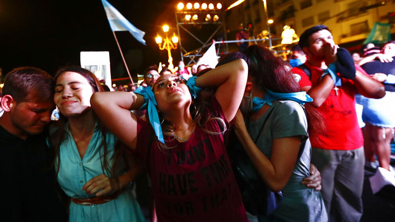 Αργεντινή: Η Γερουσία ενέκρινε το νομοσχέδιο που νομιμοποιεί τις αμβλώσεις