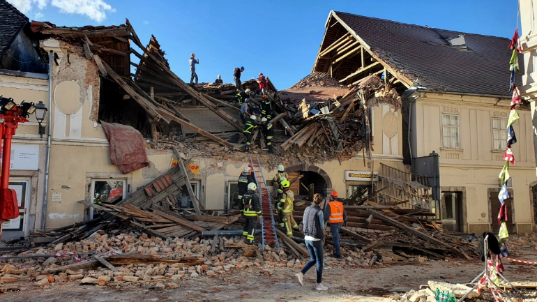 Ο εγκέλαδος χτύπησε στην Πέτρινια