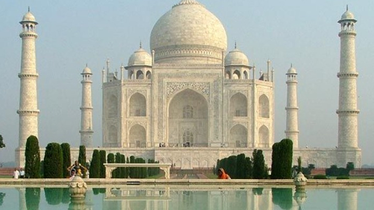 Ινδία: Χιλιάδες επισκέπτες συρρέουν στο Ταζ Μαχάλ παρά την πανδημία