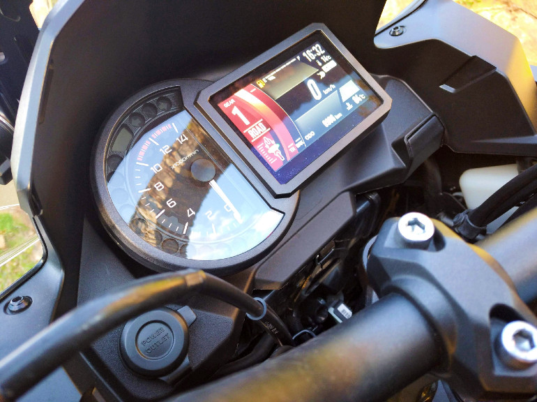 Σύγχρονα όργανα με μετρητή κλίσης για τις στροφές!