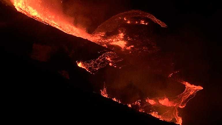 Ενεργοποιήθηκε ηφαίστειο στον Άγιο Βικέντιο – Οι κάτοικοι εγκαταλείπουν τα σπίτια τους