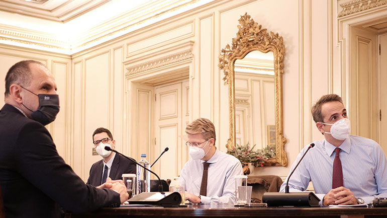 Πρωτοχρονιά όπως… τα Χριστούγεννα αποφασίστηκε έπειτα από κυβερνητική τηλεδιάσκεψη