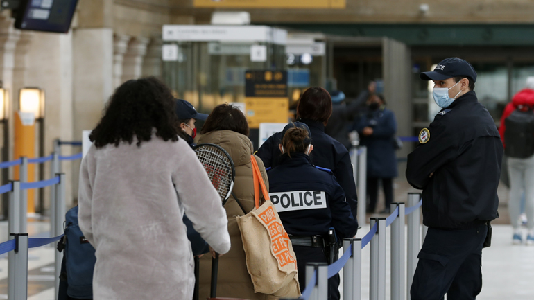 Σκληρό lockdown σε 15 ακόμα περιοχές στη Γαλλία