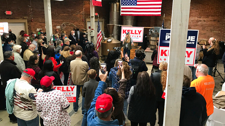 Ρεκόρ με 3 εκατομμύρια πρόωρες ψήφους για τις κρίσιμες επαναληπτικές εκλογές στην  Τζόρτζια