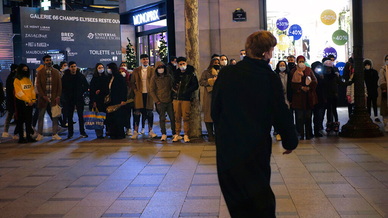 Πανικός σε χωριό της Φωκίδας: Η σύζυγος του ιερέα νοσεί από κορωνοϊό – Σε καραντίνα ο ίδιος