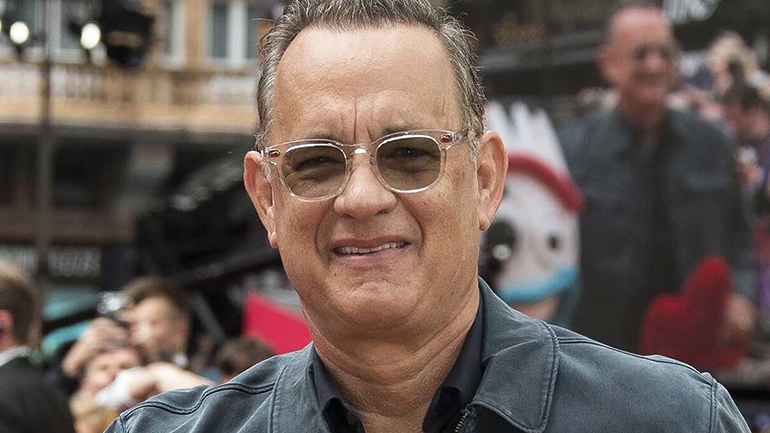 Aγνώριστος ο Tom Hanks: Ξύρισε το κεφάλι του για τον νέο του ρόλο και δεν του αρέσει καθόλου! Aγνώριστος ο Tom Hanks: Ξύρισε το κεφάλι του για τον νέο του ρόλο και δεν του αρέσει καθόλου!