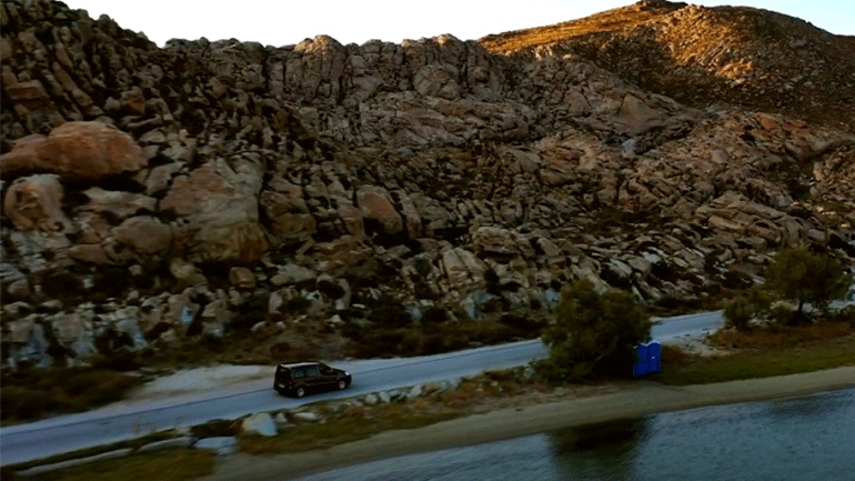 Με τα «φτερά» της μουσικής τους ταξιδεύουν στους δρόμους της Πάρου και μας συγκινούν