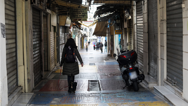 Σε ισχύ από τα ξημερώματα το νέο lockdown