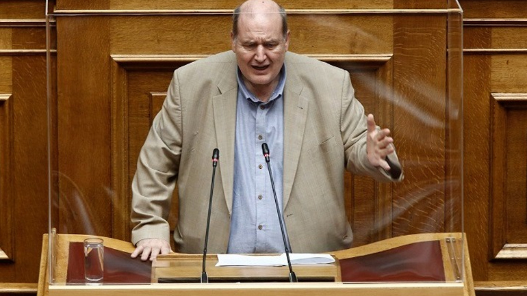 Φίλης: Προτεραιότητα η αποκατάσταση της σχέσης του παιδιού και του εφήβου με το σχολείο