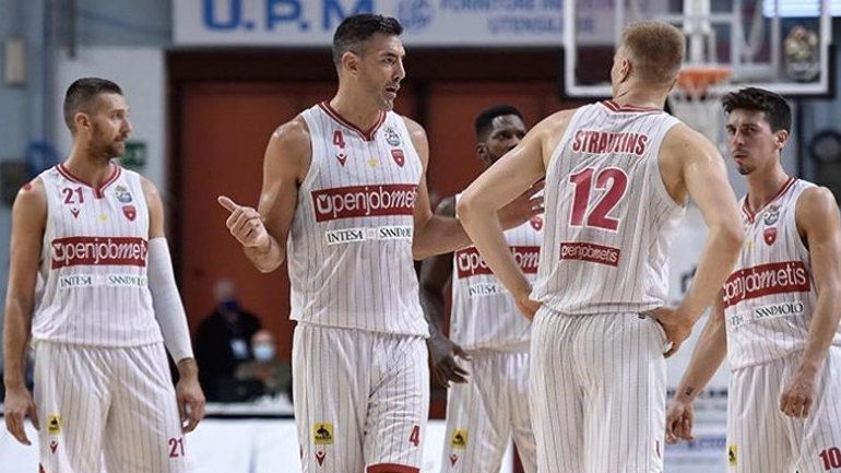 Ιταλία: Με κορωνοϊό ο Σκόλα και 11 μέλη της Βαρέζε