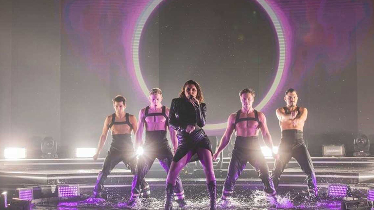 Εκρηκτική η Έλενα Παπαρίζου στο καινούργιο της τραγούδι «Deja Vu»