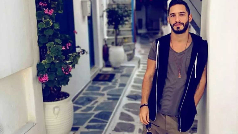 Γρηγόρης Τσεκούρας: «Εργάστηκα σε μία βίλα όπου γινόταν ένα μεγάλο πάρτι με swingers στη Μύκονο…»