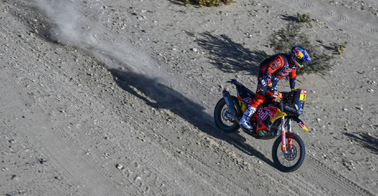 Χωρίς λάθη ο Price με την KTM έφτασε στη νίκη.