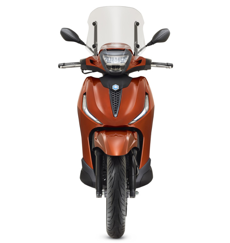 LED φώτα παντού και ανανεωμένη μάσκα