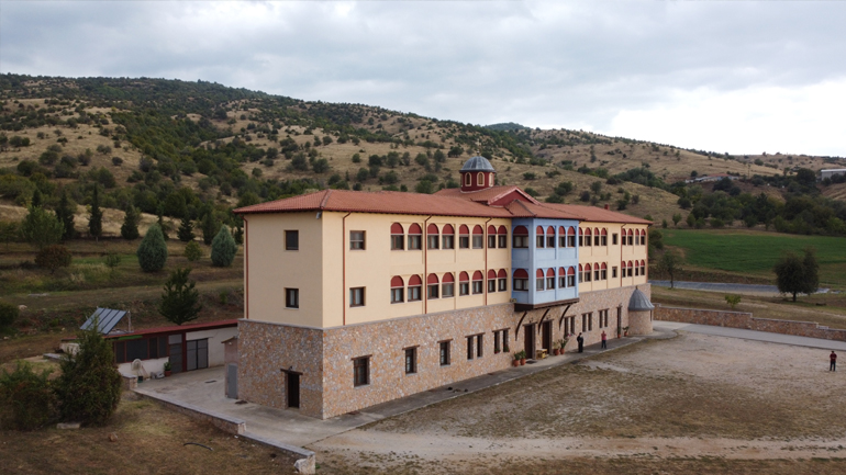 Εορδαία Κοζάνης: Πέντε Ιερείς και Μοναχοί με covid-19 μετά από χειροτονία