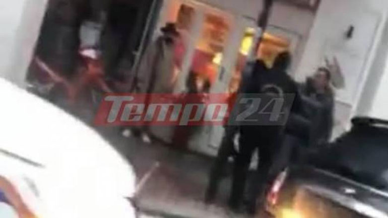 Επεισόδιο στην Πάτρα με τον Λάκη Γαβαλά – Του πήραν τις πινακίδες και το δίπλωμα