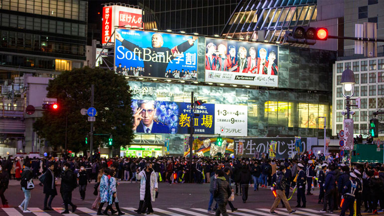 Οι αρχές του Τόκιο ζητούν από τους κατοίκους να αποφεύγουν τις εξόδους μετά τις 20:00