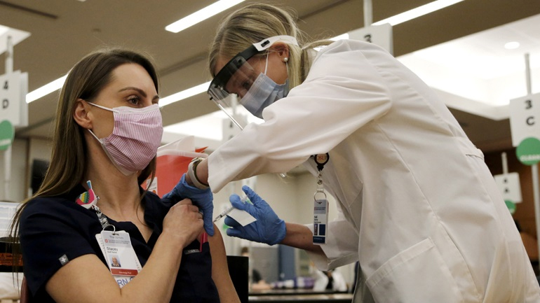 CDC: Χορηγήθηκαν 4,5 εκατ. δόσεις εμβολίων στις ΗΠΑ