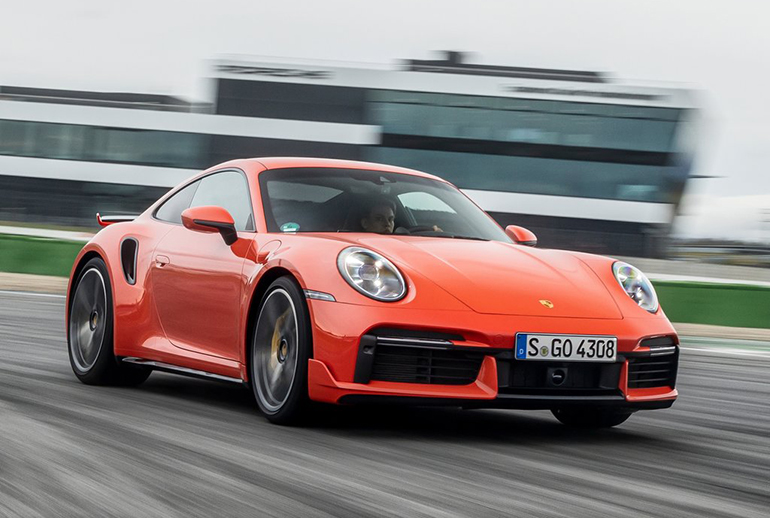 Η Porsche πήγε αρετά καλά τη χρονιά που μας πέρασε...