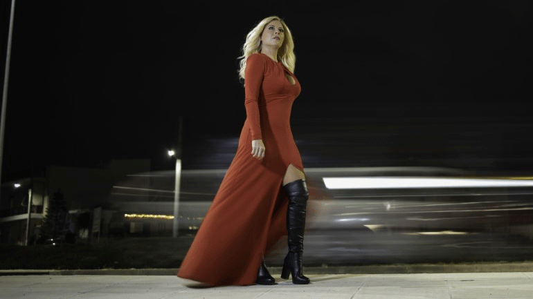 H μελωδική «Λεωφόρος» της Έλενας Ρίζου