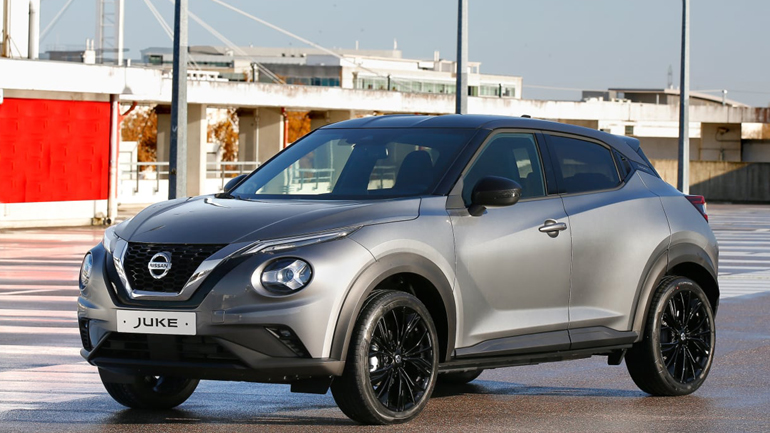 Ξεχωριστές σκούρες αποχρώσεις για το αμάξωμα με μαύρη οροφή