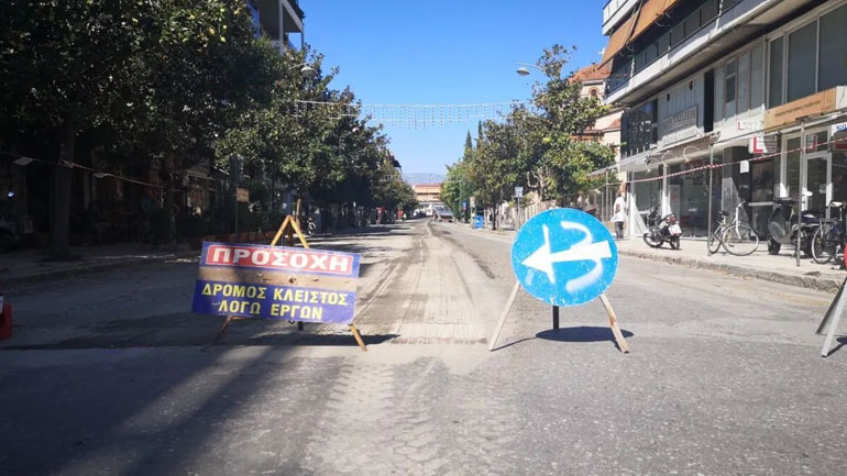 Τρίκαλα: Διακοπή κυκλοφορίας από τη συγκέντρωση μεγάλου όγκου υδάτων σε οδόστρωμα