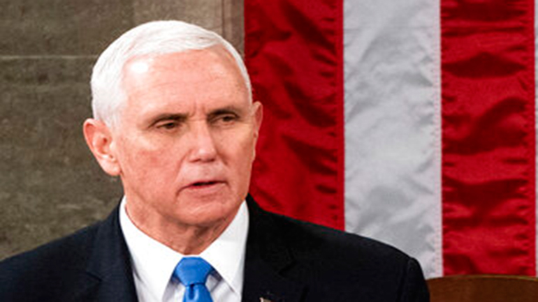 Ο αντιπρόεδρος Μάικ Πενς ζητεί τον «άμεσο» τερματισμό της βίας στο Καπιτώλιο  