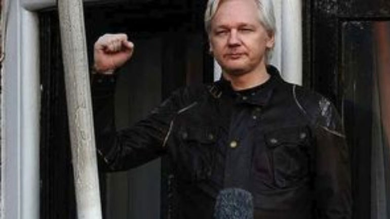 Βρετανικό δικαστήριο αποφάσισε κατά της αποφυλάκισης του Τζούλιαν Ασάνζ με εγγύηση