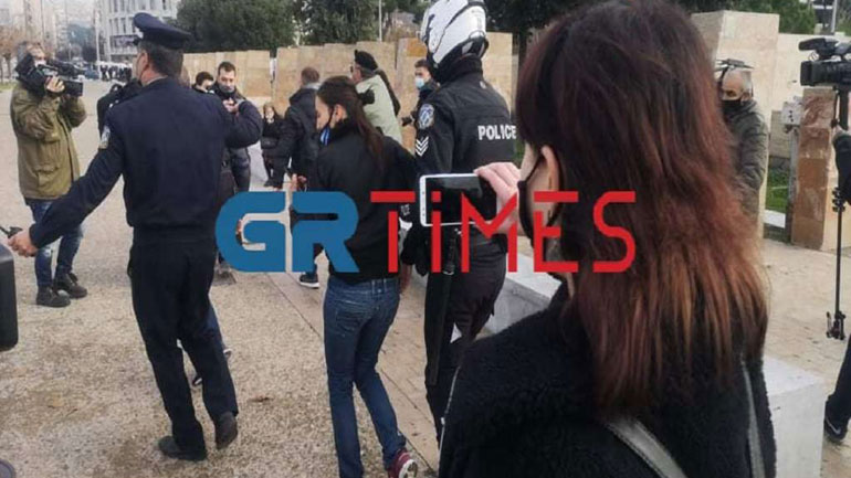 Ένταση και προσαγωγές στον Λευκό Πύργο