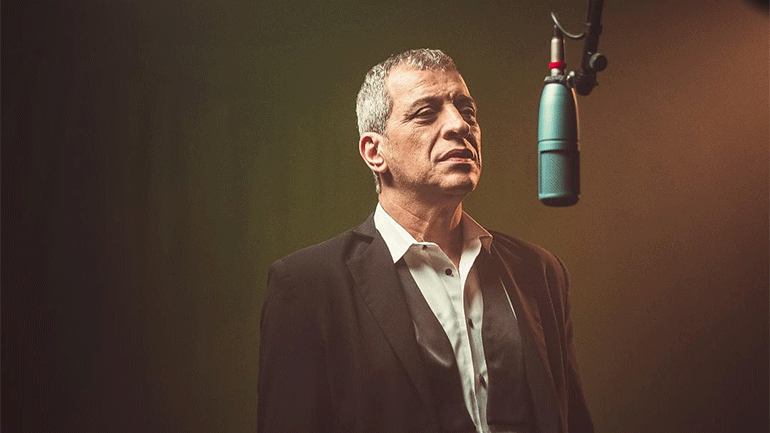 Ο Θέμης Αδαμαντίδης καλωσορίζει το 2021 με την πιο δυνατή μπαλάντα