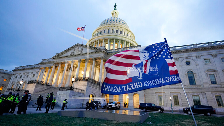 Η Γερουσία συνεδριάζει ξανά για να κυρώσει τη νίκη του Τζο Μπάιντεν παρά την εισβολή στο Καπιτώλιο