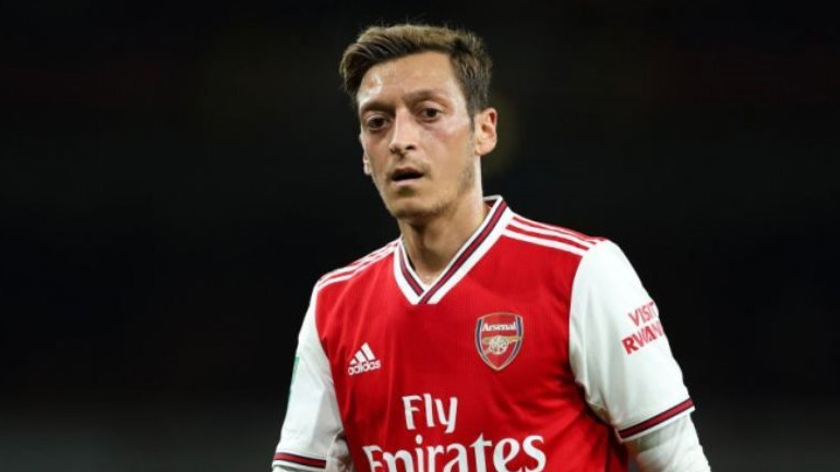 Άρσεναλ: Σε διαπραγματεύσεις με Φενέρμπαχτσε και DC Γιουνάιτεντ ο Οζίλ