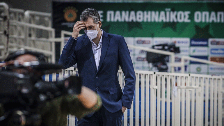 ΠΑΟ-Ζενίτ: Αποχώρησε απογοητευμένος από τις κερκίδες του ΟΑΚΑ ο Διαμαντίδης στο 33o λεπτό!