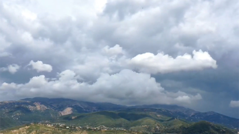 Τα σύννεφα στον ουρανό της Πάτρας όπως δεν τα έχετε ξαναδεί