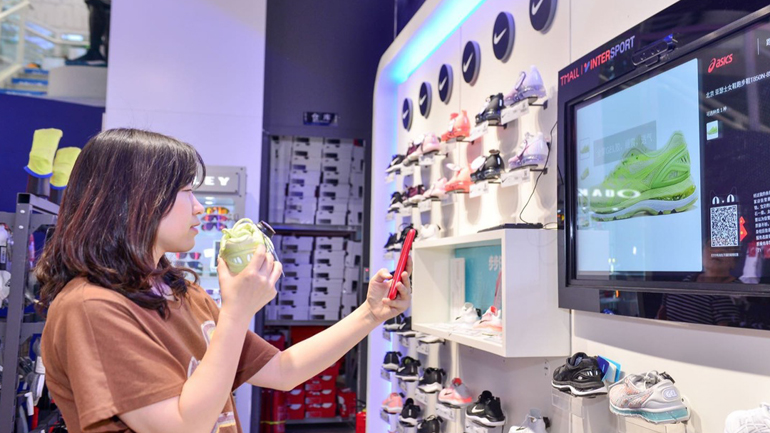 Η Κίνα επιστρατεύει τις σύγχρονες τεχνολογίες για να ενισχύσει την εσωτερική αγορά Η Κίνα επιστρατεύει τις σύγχρονες τεχνολογίες για να ενισχύσει την εσωτερική αγορά