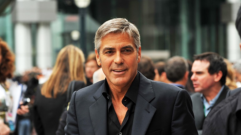 Τζορτζ Κλούνεϊ: «Στον σκουπιδοτενεκέ της ιστορίας ο Τραμπ»