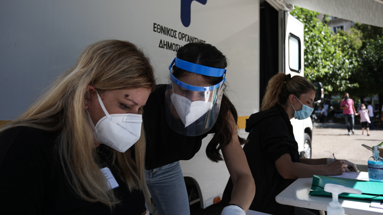 Αξάνονται τα κρούσματα σε νεαρές ηλικίες – Γιατί δεν άνοιξαν γυμνάσια και λύκεια Αξάνονται τα κρούσματα σε νεαρές ηλικίες – Γιατί δεν άνοιξαν γυμνάσια και λύκεια