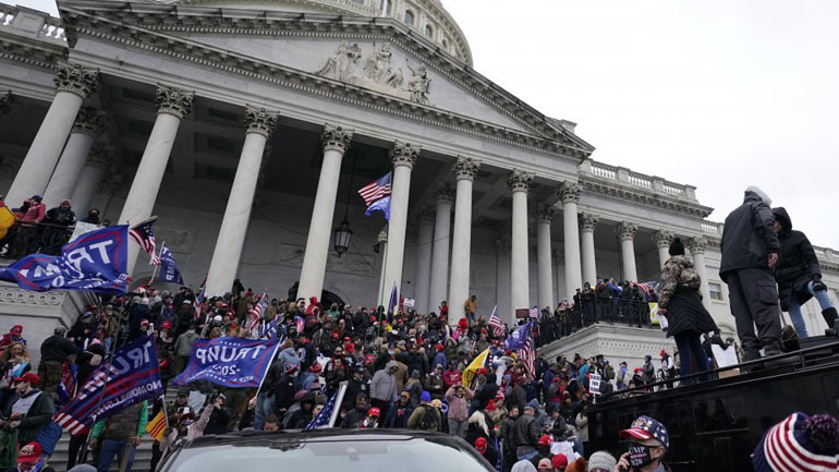 Έτοιμοι οι Δημοκρατικοί να προχωρήσουν τις διαδικασίες παραπομπής του Τραμπ