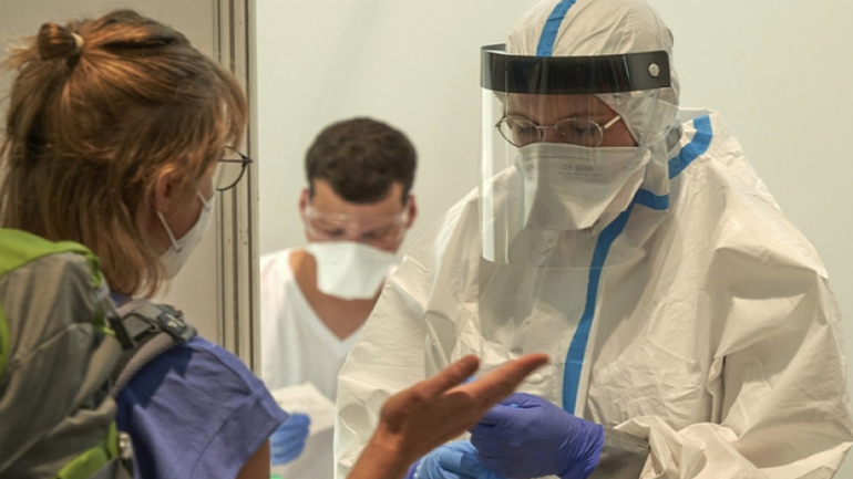 Γερμανία: Νέο ρεκόρ 1.188 θανάτων εξαιτίας της COVID-19