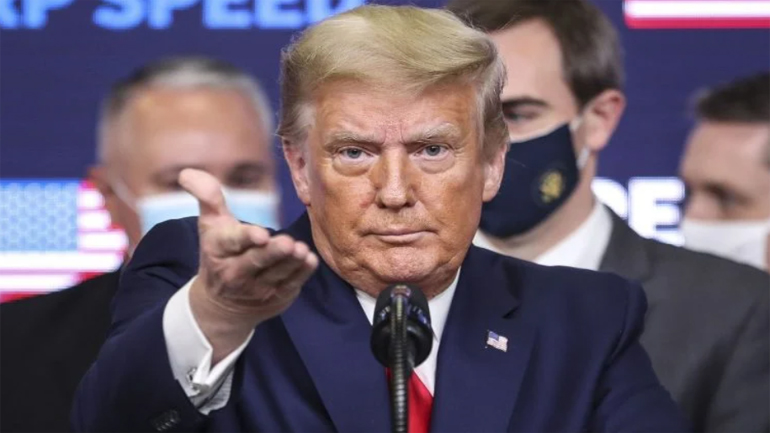 Ο Ντόναλντ Τραμπ σκέφτεται να… δώσει χάρη στον εαυτό του