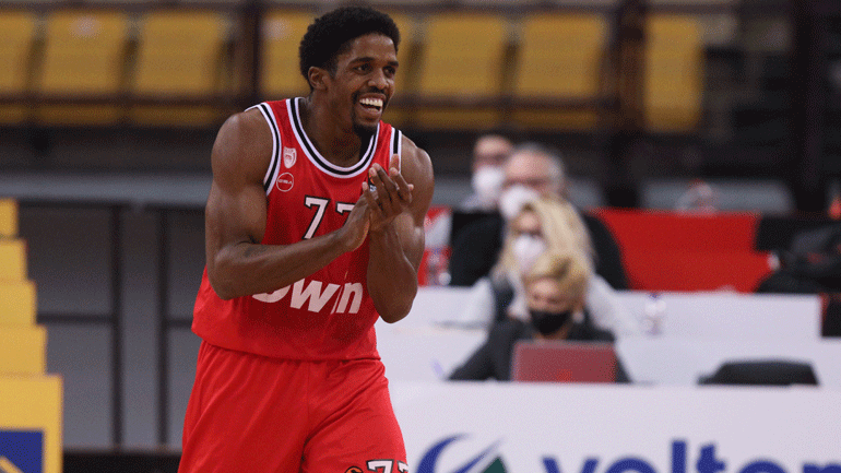 Μπάσκετ: Με τον ΜακΚίσικ η προπόνηση του Ολυμπιακού ενόψει της Μακάμπι