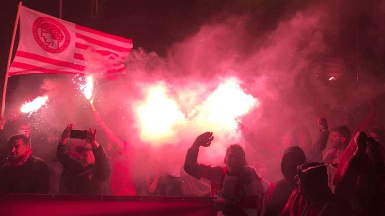 Πρόστιμο για άσκοπη μετακίνηση σε οπαδούς του Ολυμπιακού που υποδέχτηκαν την αποστολή στο Παναιτώλιο