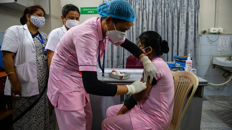 Ινδία: Ξεπέρασαν τις 18.000 τα κρούσματα σε 24 ώρες