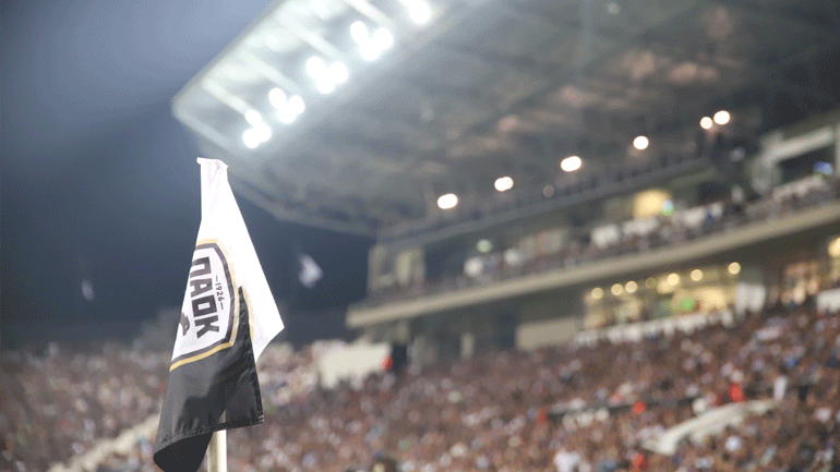 ΠΑΟΚ: «Γκάζια» των οπαδών στους παίκτες κατά τη διάρκεια της προπόνησης