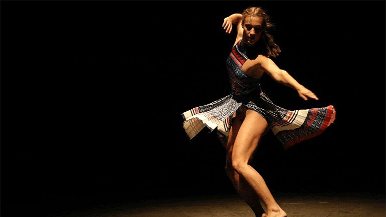 Η παράσταση «The Thread», σε σκηνοθεσία Russell Maliphant, σε online streaming