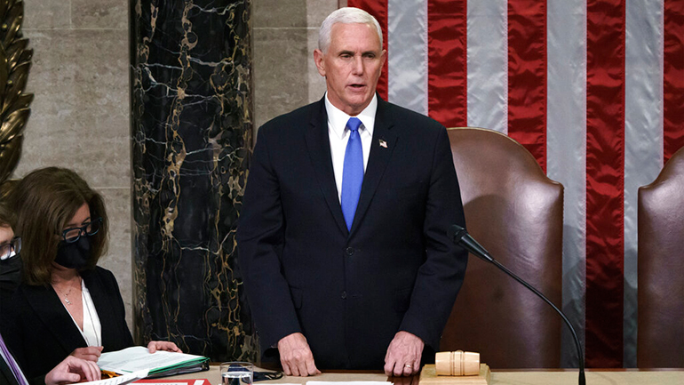 ΗΠΑ: Ο απερχόμενος αντιπρόεδρος Μάικ Πενς θα παραβρεθεί στην ορκωμοσία του Τζο Μπάιντεν