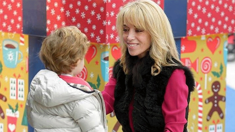 Nάντια Χαλαμανδάρη: Βόλτα με τον γιο της στη χιονισμένη Μαδρίτη