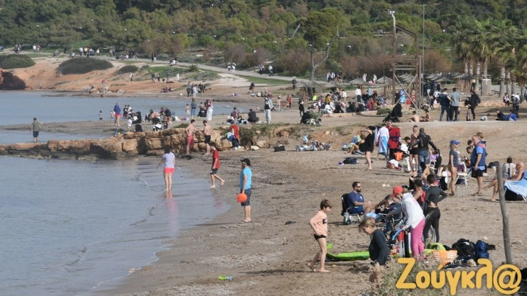 Reuters: «Οι Έλληνες απέδρασαν από το lockdown»