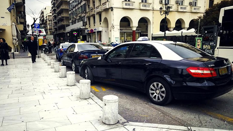 Θεσσαλονίκη: Του ζήτησαν κούρσα για Λάρισα και τους… τραπεζικούς κωδικούς Θεσσαλονίκη: Του ζήτησαν κούρσα για Λάρισα και τους… τραπεζικούς κωδικούς